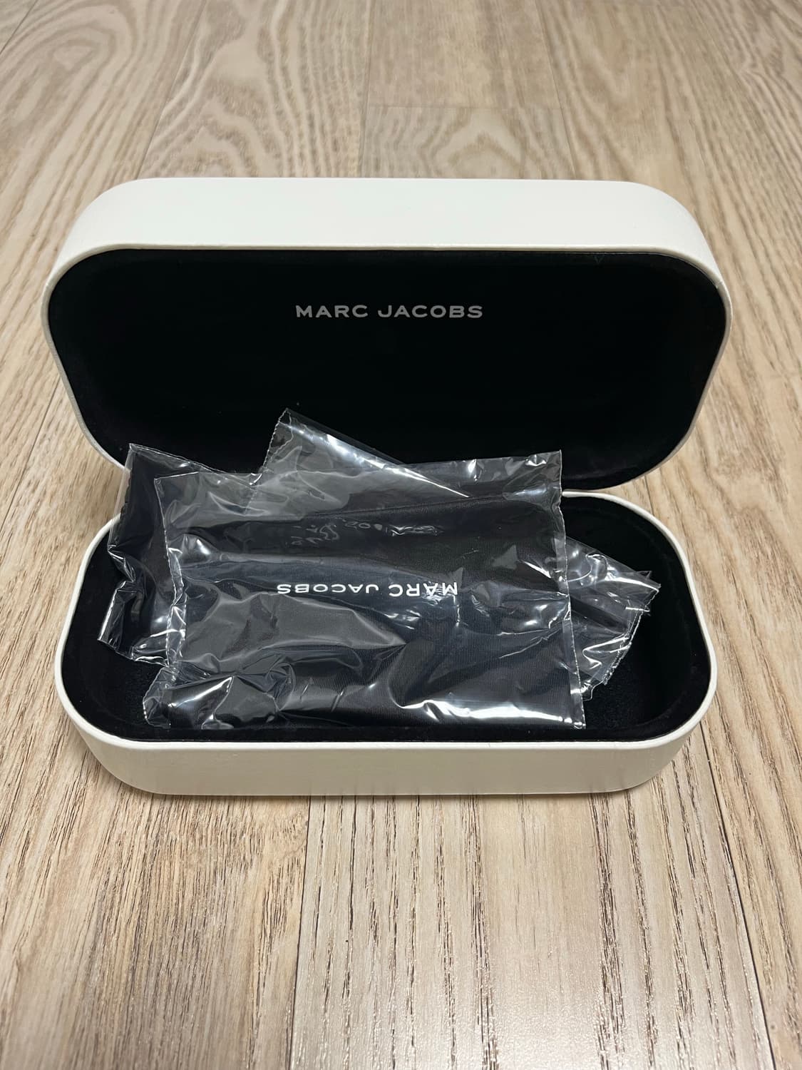 마크제이콥스 캣아이 선글라스 상품이미지3