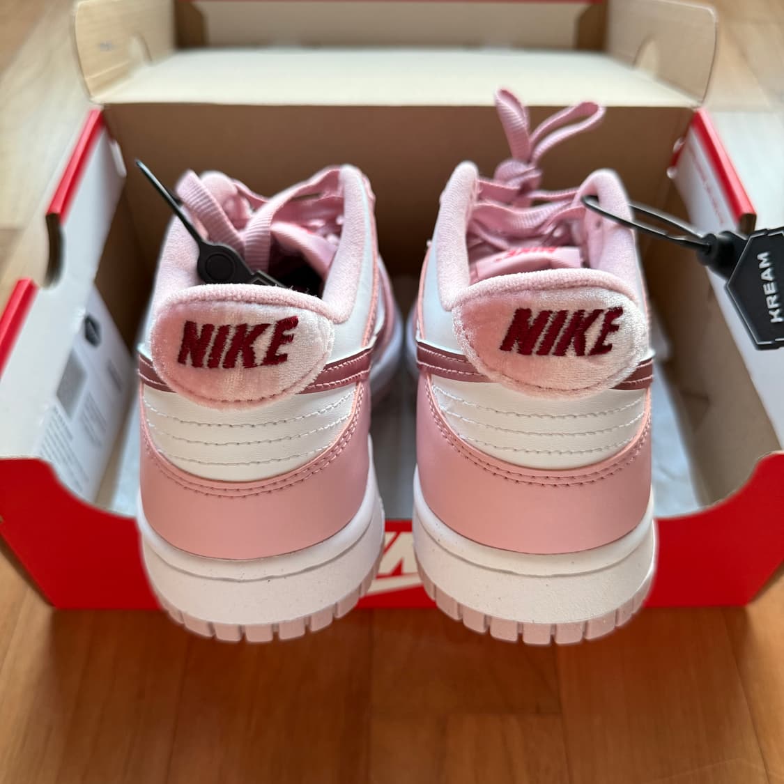 250 나이키 덩크 로우 핑크 벨벳 상품이미지2