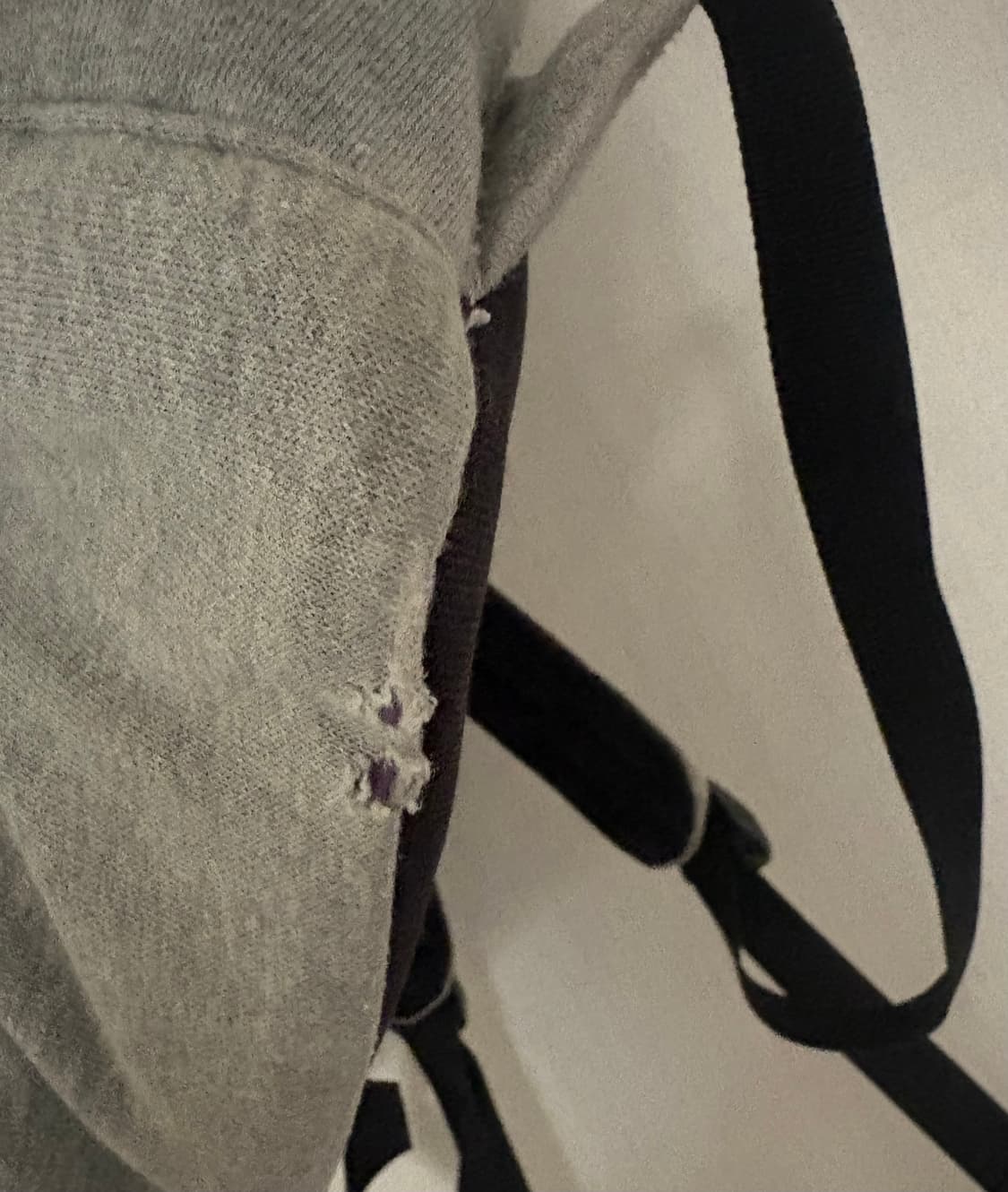 CHUMS 그레이 백팩 책가방 가방 후드티 재질 상품이미지4