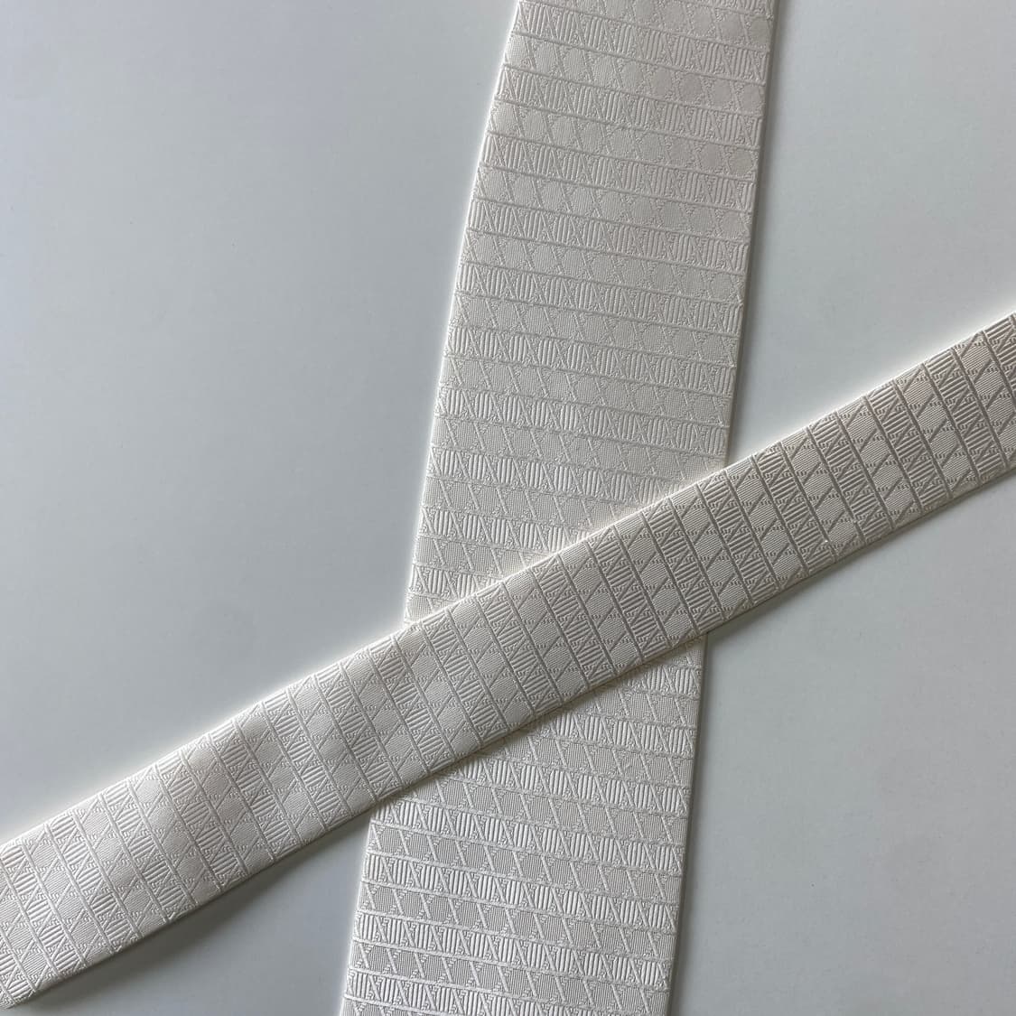 YSL 입생로랑  명품 정품 화이트 넥타이 상품이미지4