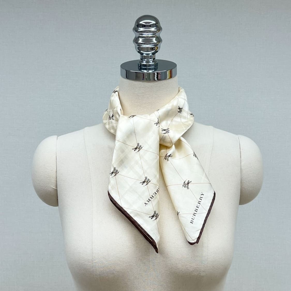 (새상품) burberry/ 버버리 실크 쁘띠스카프 손수건 상품이미지7