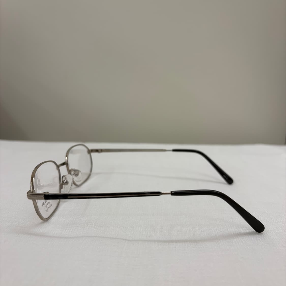 MINERVA PARIS 실버그레이 메탈테 상품이미지3