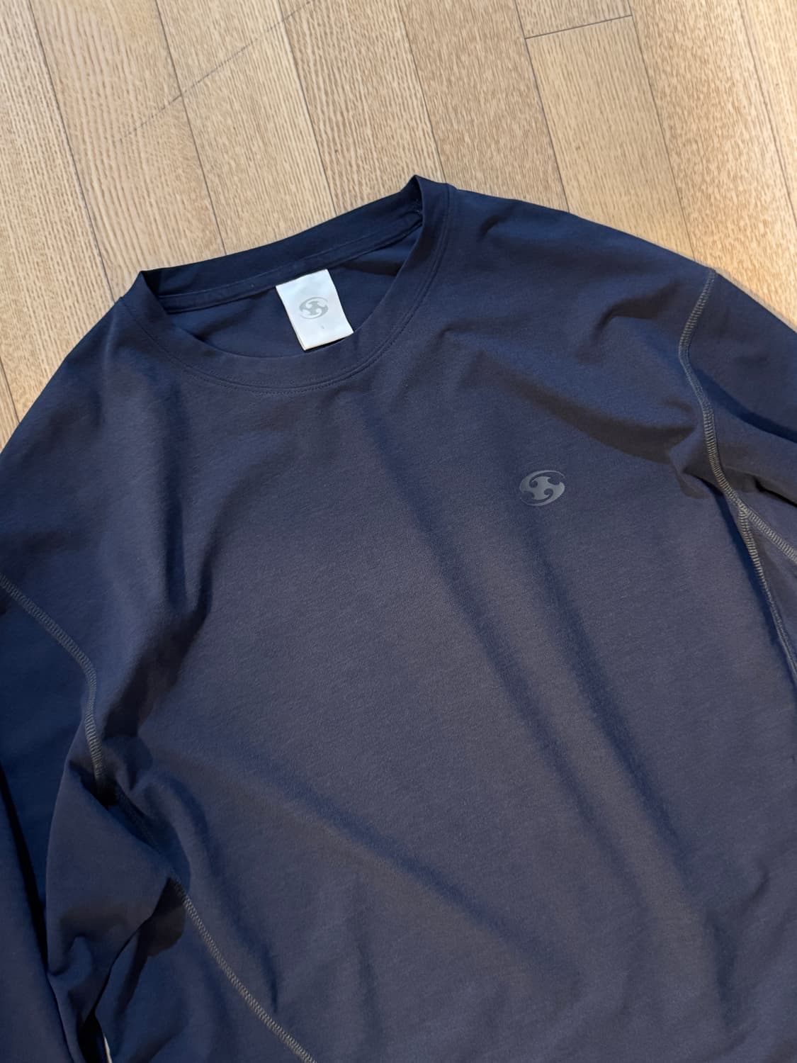 (2) 23FW 산산기어 스티치 롱슬리브 상품이미지5