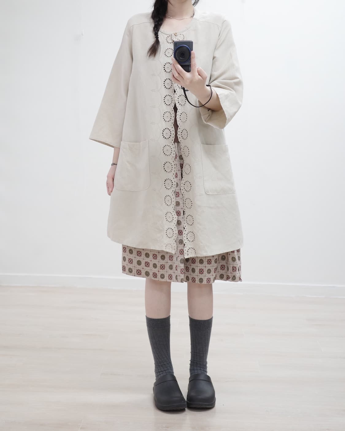 Light beige punching one-piece 상품이미지1