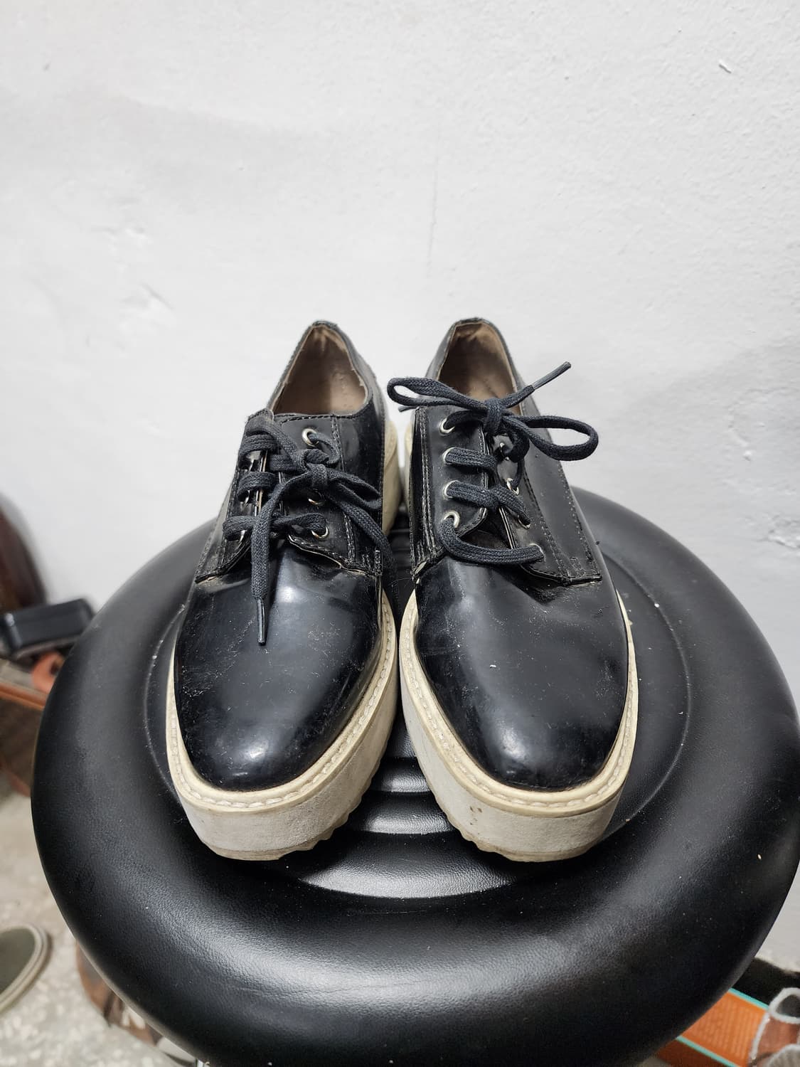 찰스앤키스 에나멜 굽높은 단화 상품이미지6