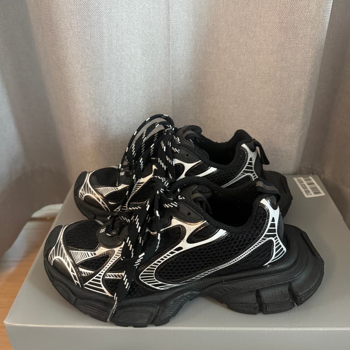 발렌시아가 3XL 블랙 39 사이즈 판매 상품이미지1