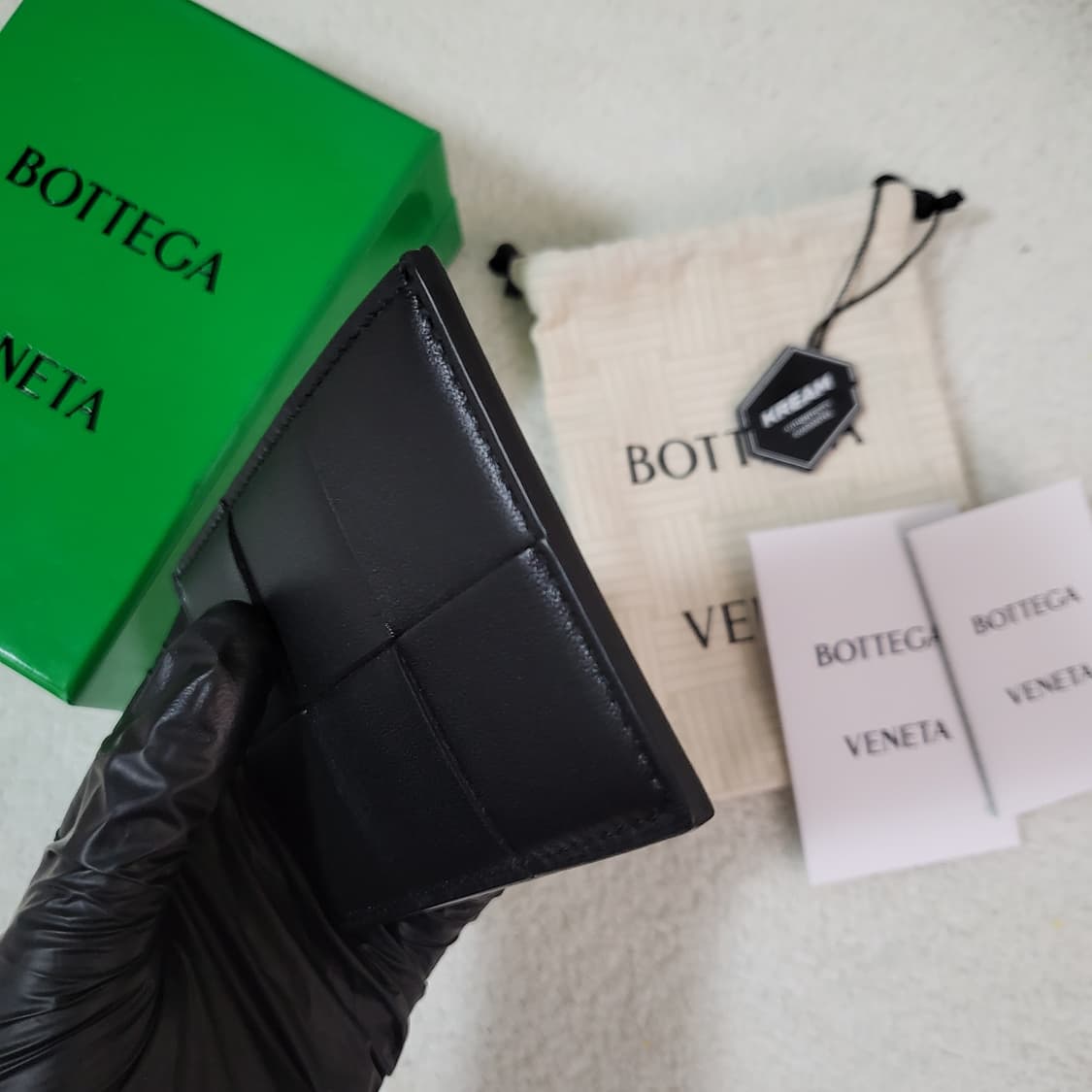 [신형/1회착용] 보테가베네타 맥시 카세트 카드홀더 사이즈 상품이미지7