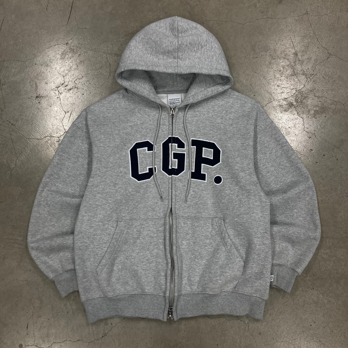 코드그라피 그레이 컬러 빅로고 후드 집업 상품이미지1