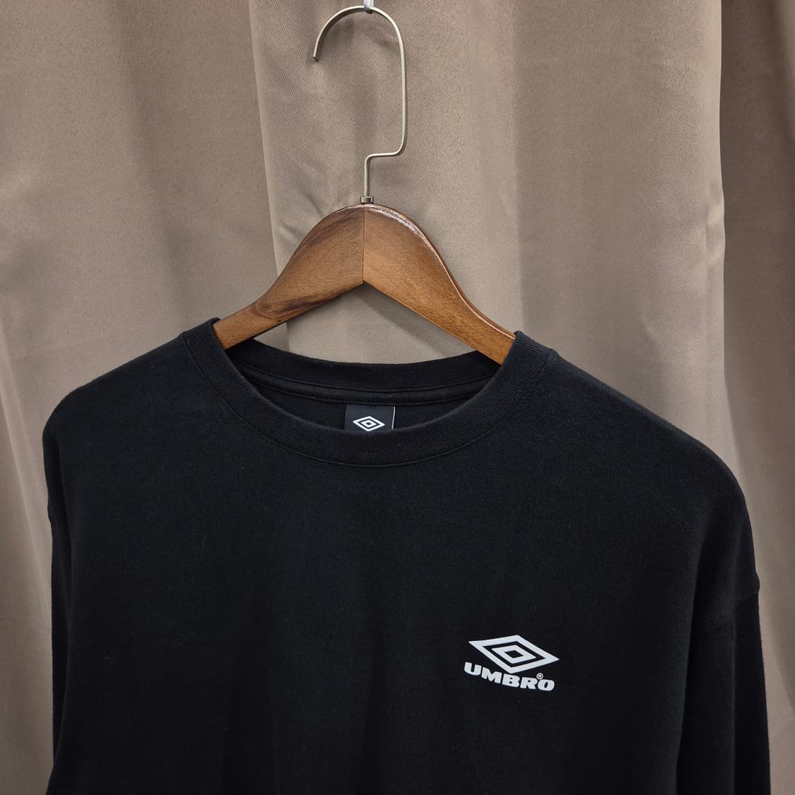 엄브로 IST 옴브레 긴팔티 105 상품이미지2