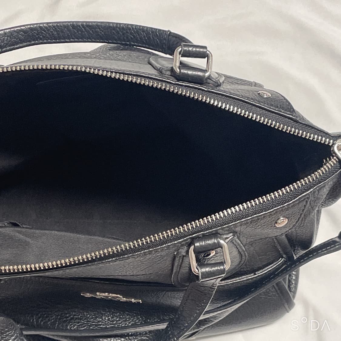 코치 블랙 가죽 숄더 크로스백 상품이미지8
