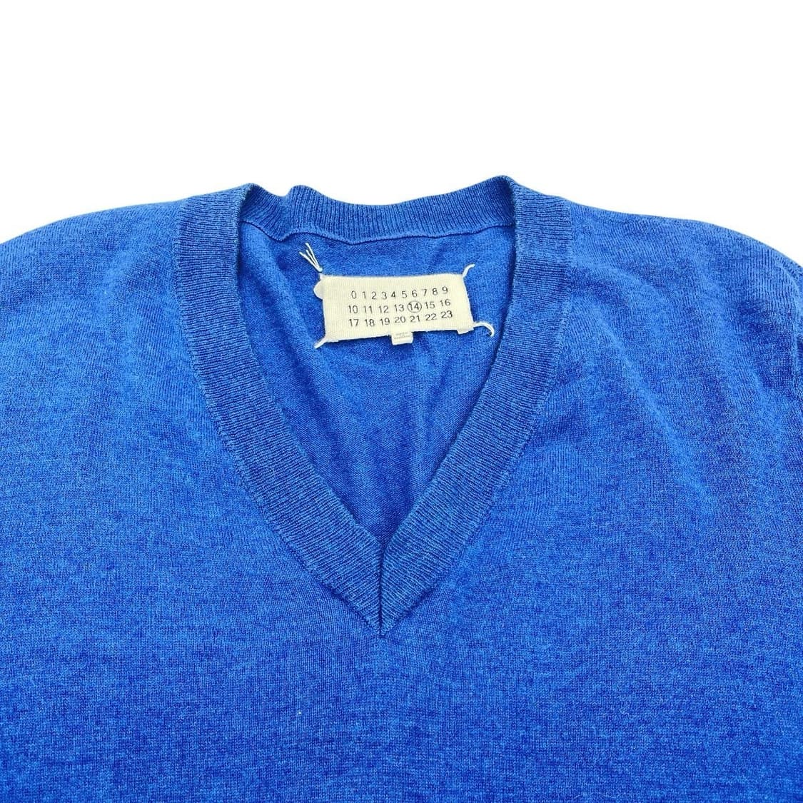 Maison Margiela  엘보우 레더 패치 브이넥 니트 상품이미지4