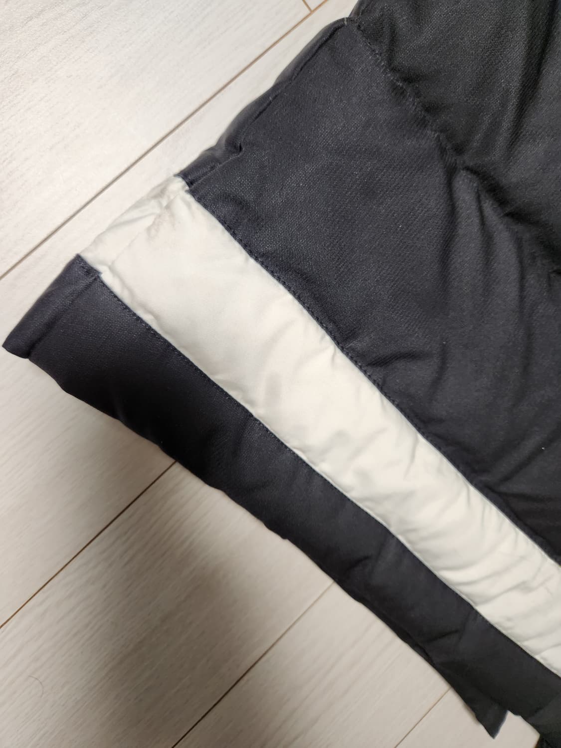 아디다스 티로15 롱패딩

사용감 및 흰부분들 때타있어요(사진참조,손빨래 상품이미지10