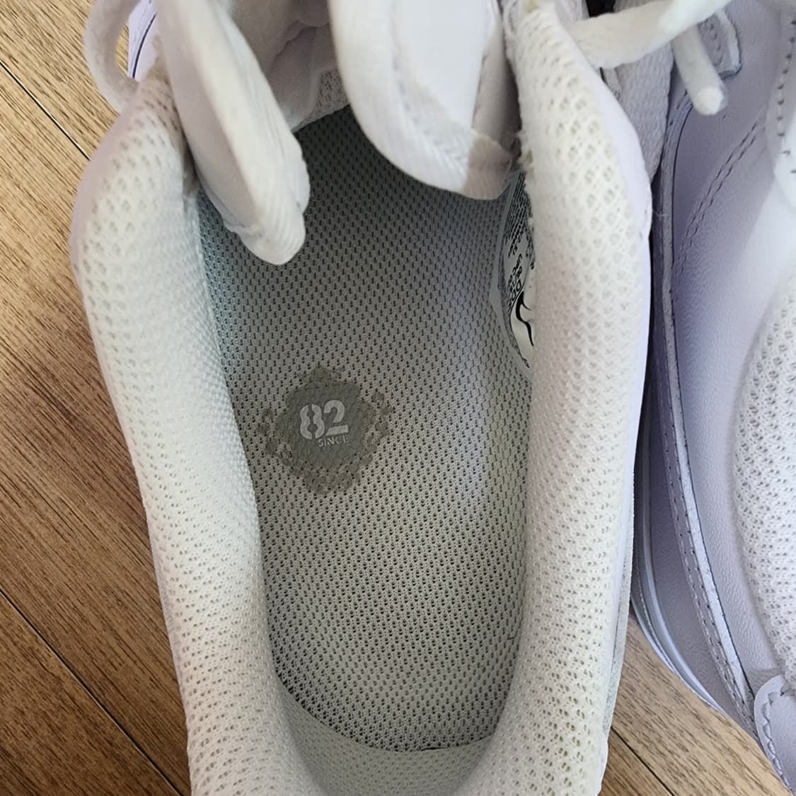 나이키 에어포스1 07 올화이트 230 새상품 (DD8959-100) 상품이미지4