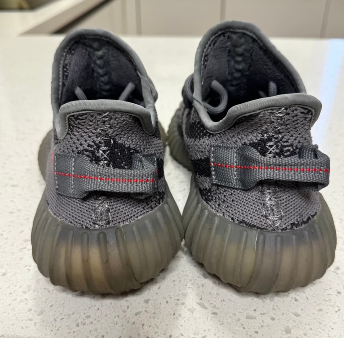 이지부스트 350 V2 벨루가 2.0 225사이즈 상품이미지2