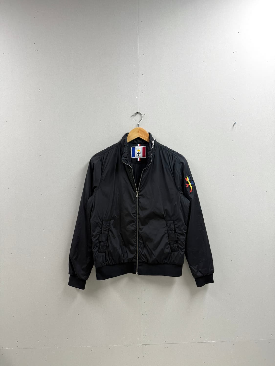 여성 95 / 까스텔바작 숏 봄버 점퍼 블랙 상품이미지1