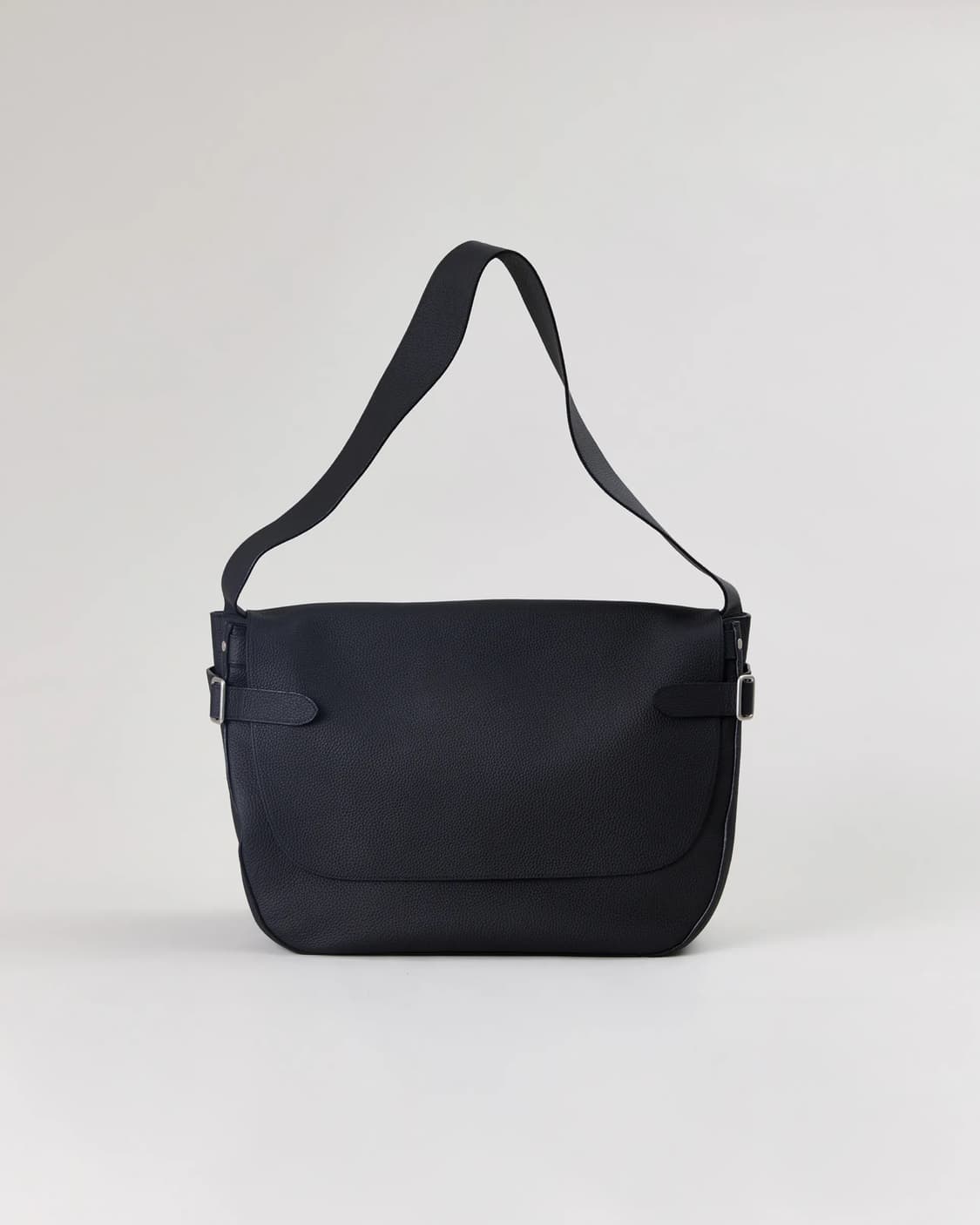 Niceness L.HEFNER LEATHER POSTMAN BAG 상품이미지1