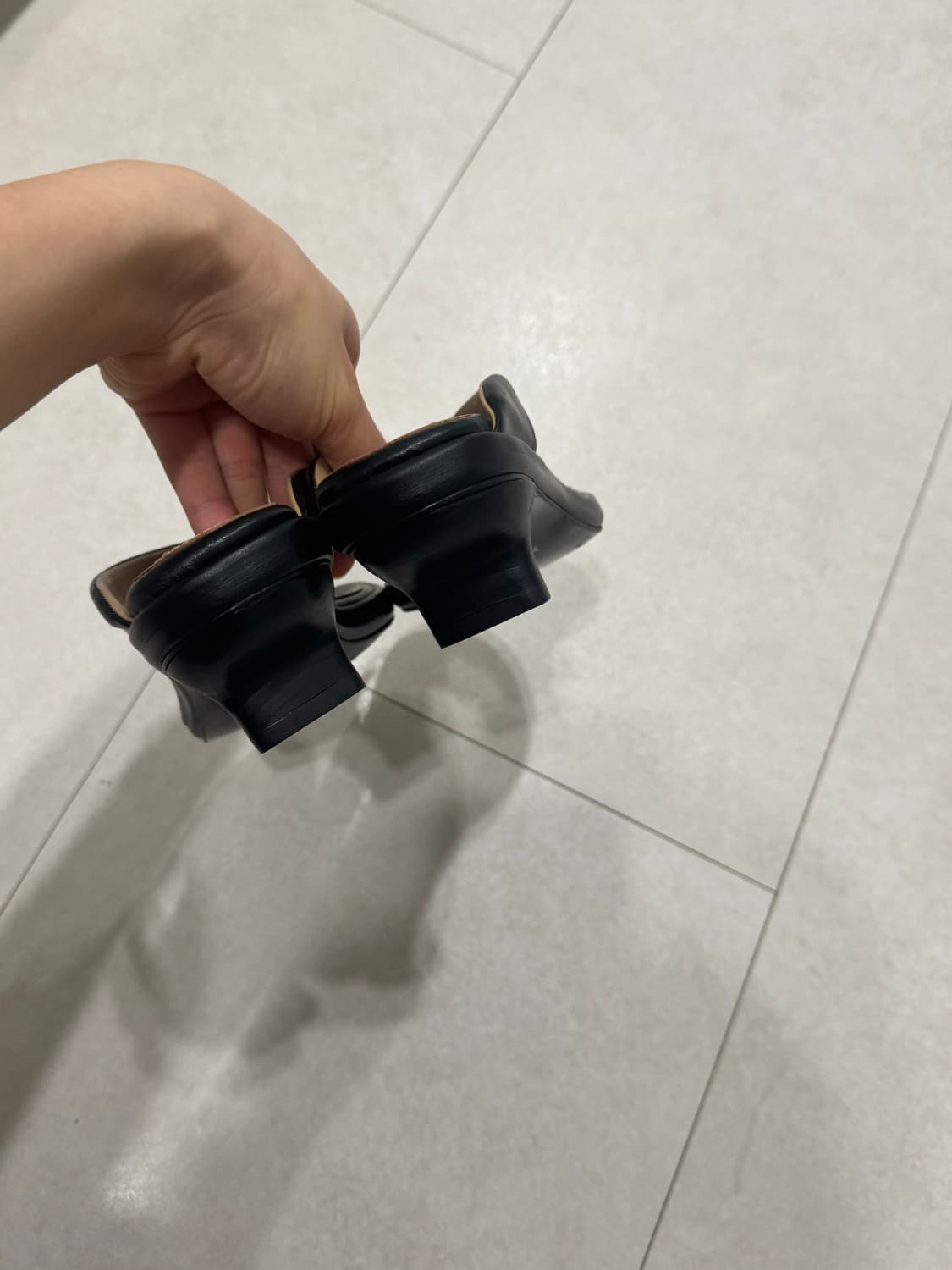 새상품) 모네마켓 리본빛 앤 레더 샌들 240 쪼리 힐 상품이미지3