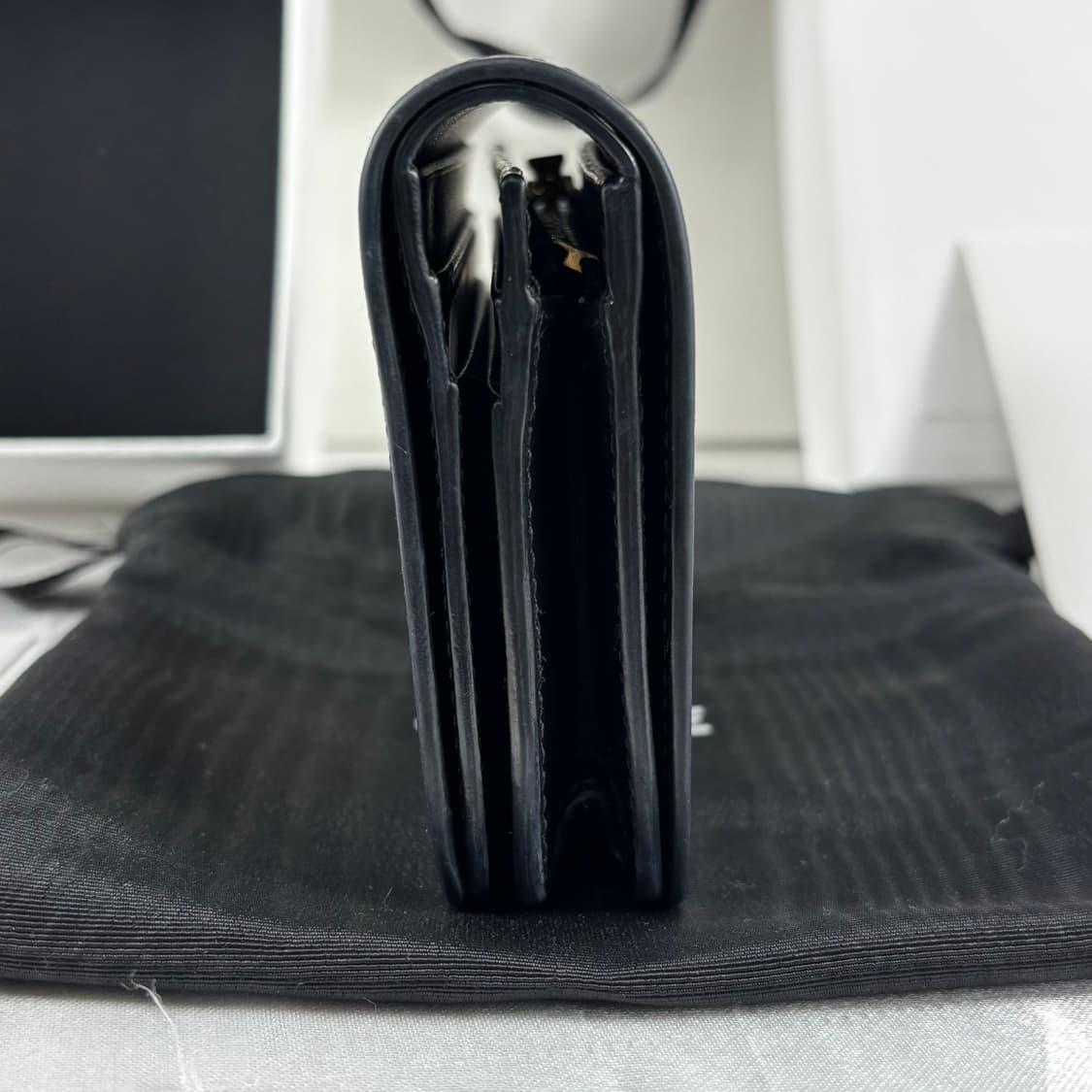 (풀구성,정품)셀린느 트리옹프 컴팩트 반지갑 월렛 블랙 상품이미지4