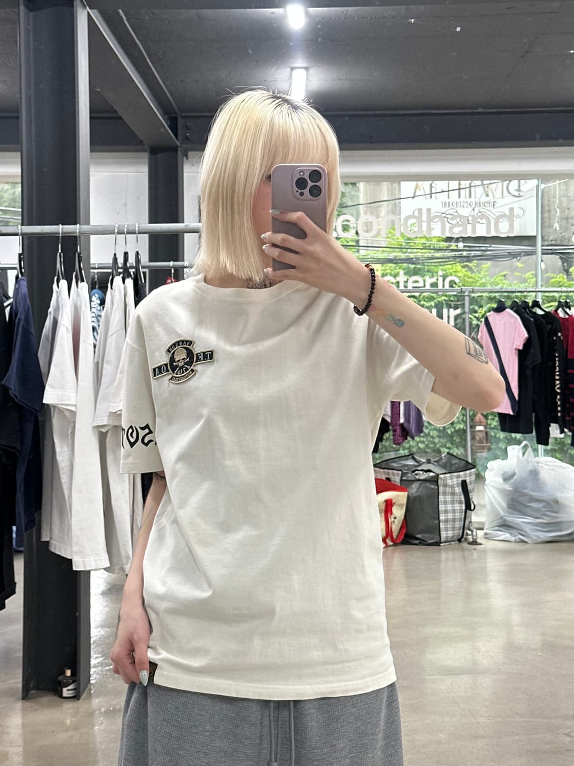 벤슨 T.F.O.A 콜라보 스컬 자수 반팔 티셔츠 상품이미지1