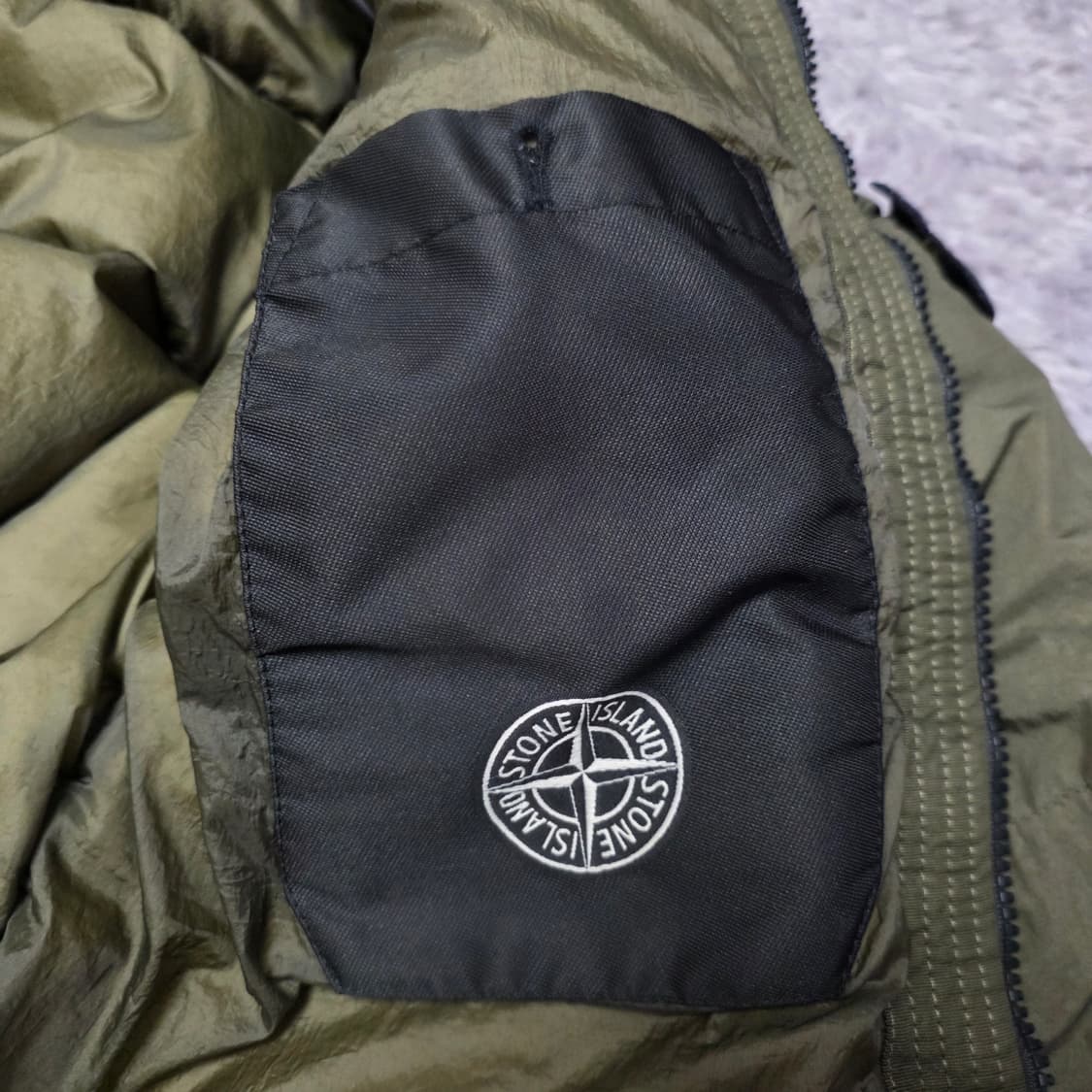 {클로젯}[L][여분단추 구성]스톤아일랜드 크링클랩스 후드 숏 대운 패딩 상품이미지7