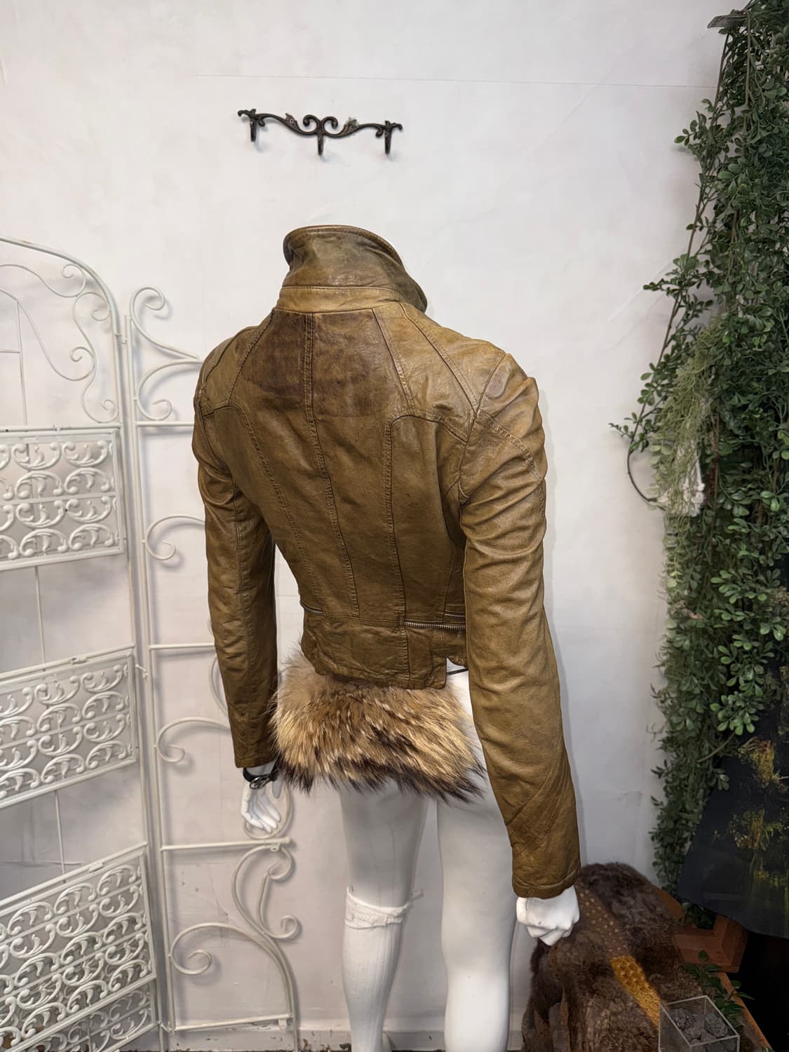 Khaki brown lamb skin zipper detail jk 상품이미지3