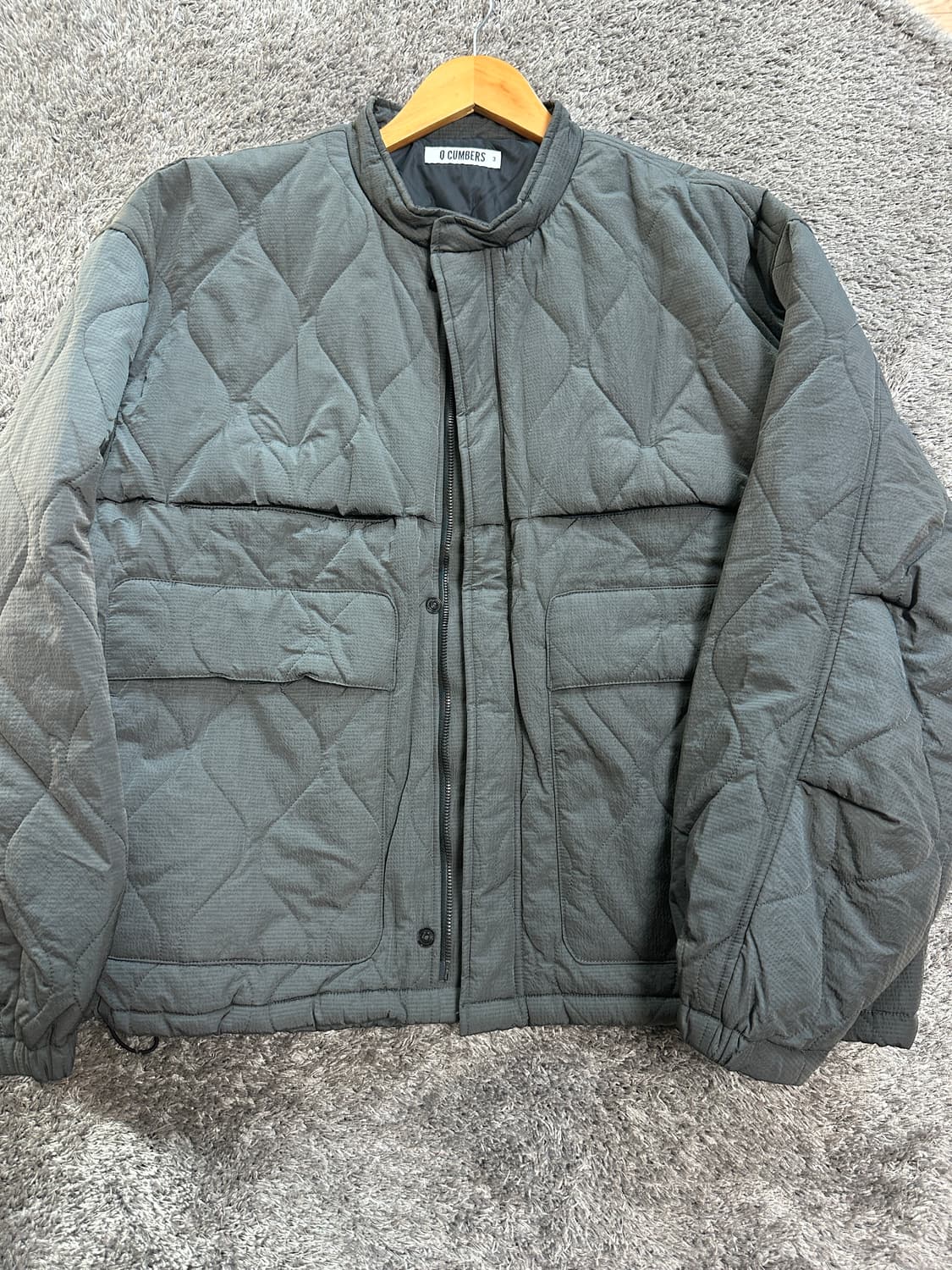 큐컴버스 웨이브 퀄팅 점퍼 그레이 3 사이즈 상품이미지1