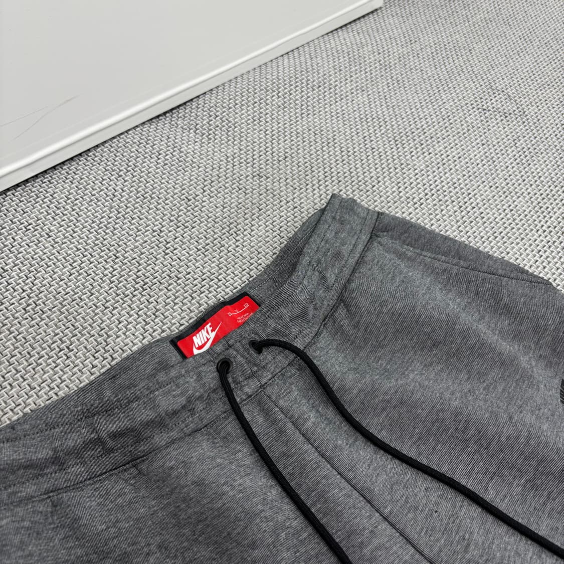 Nike 테크 플리스 조거팬츠 상품이미지3