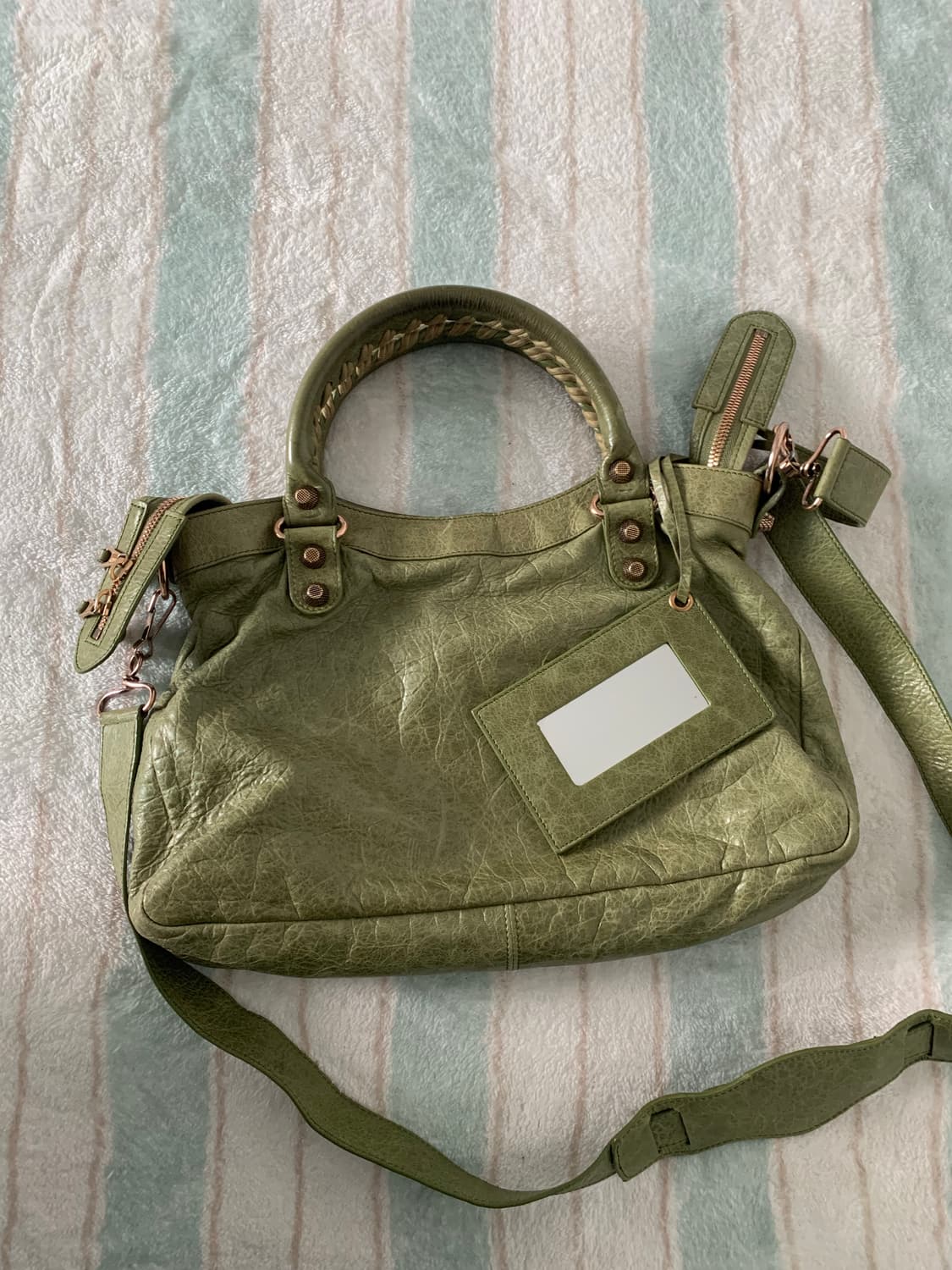 발렌시아가 시티백 모터백 올리브 컬러 정품 상품이미지9