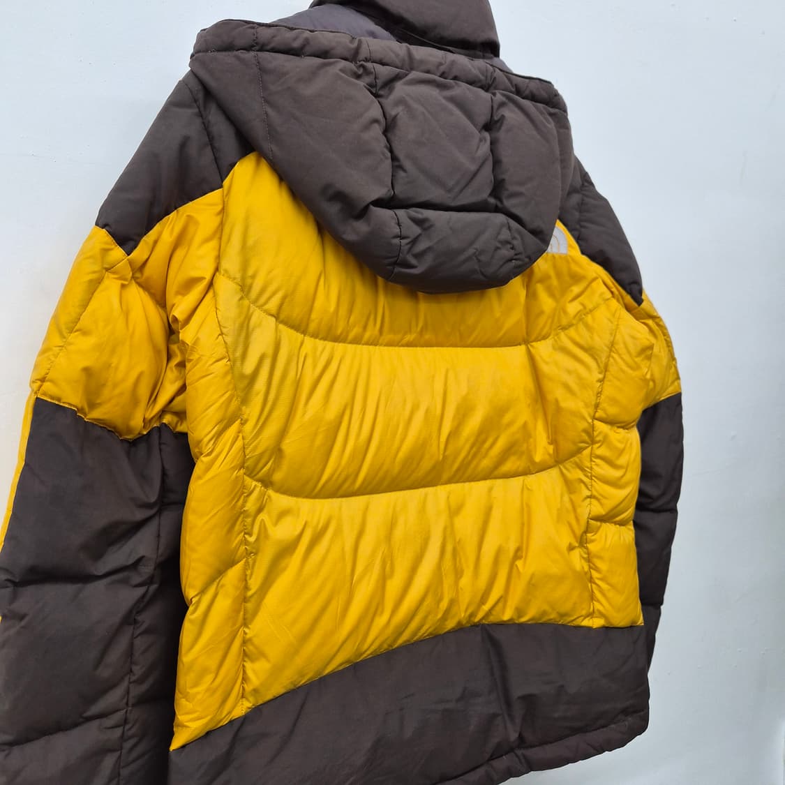 노스페이스 700 구스다운 옐로우/브라운 배색 눕시 패딩 남녀공용 M 상품이미지9