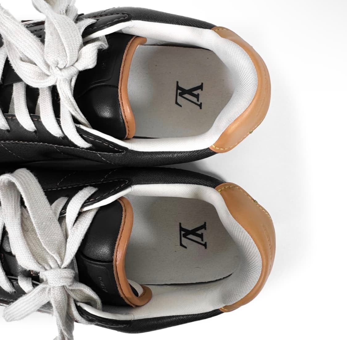 [7] 루이비통 남성 버터소프트 LV 스니커즈 신발 블랙 1AIWW4 상품이미지8