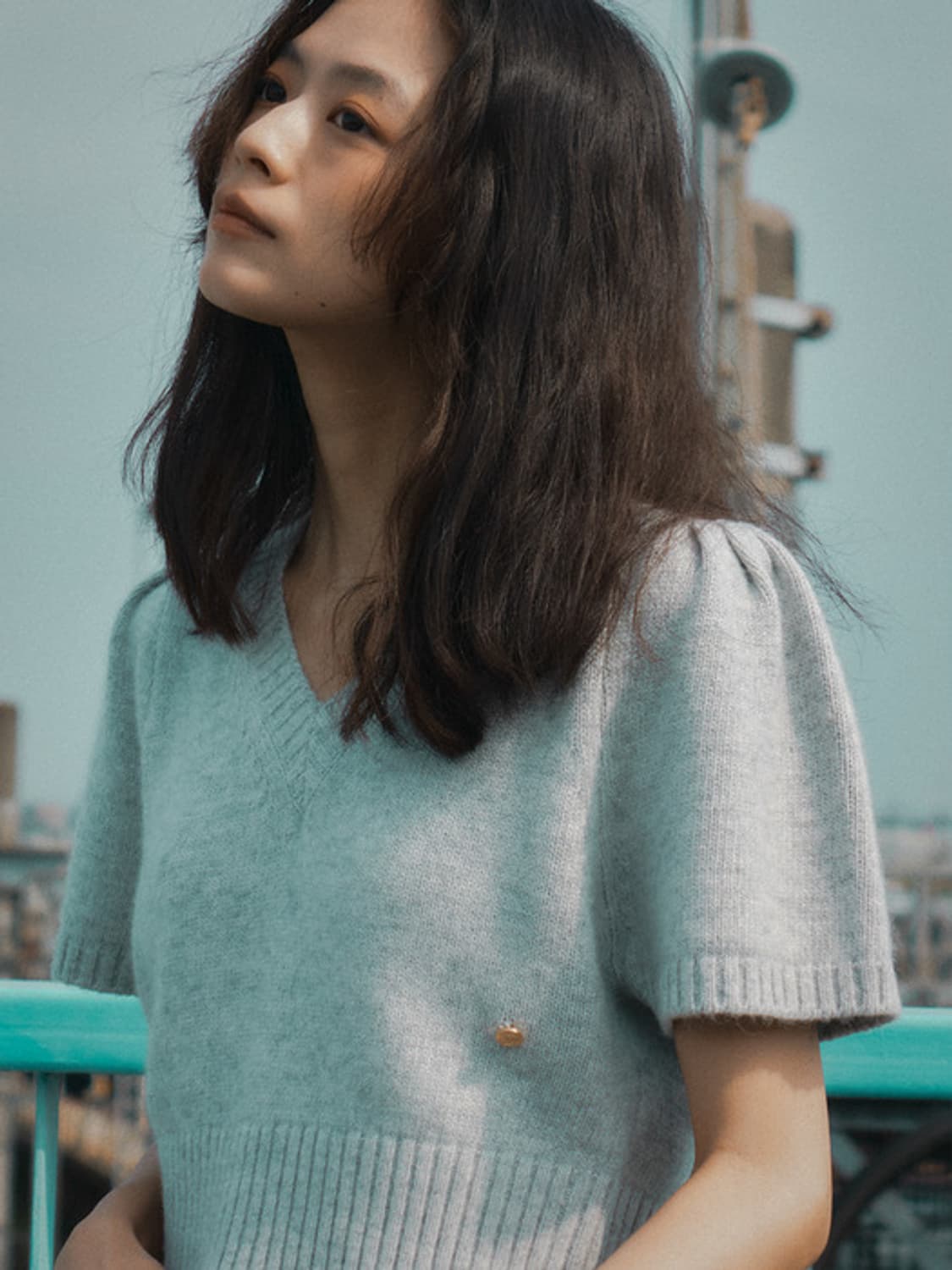 틸아이다이 라쿤 브이넥 니트 탑 그레이 상품이미지3