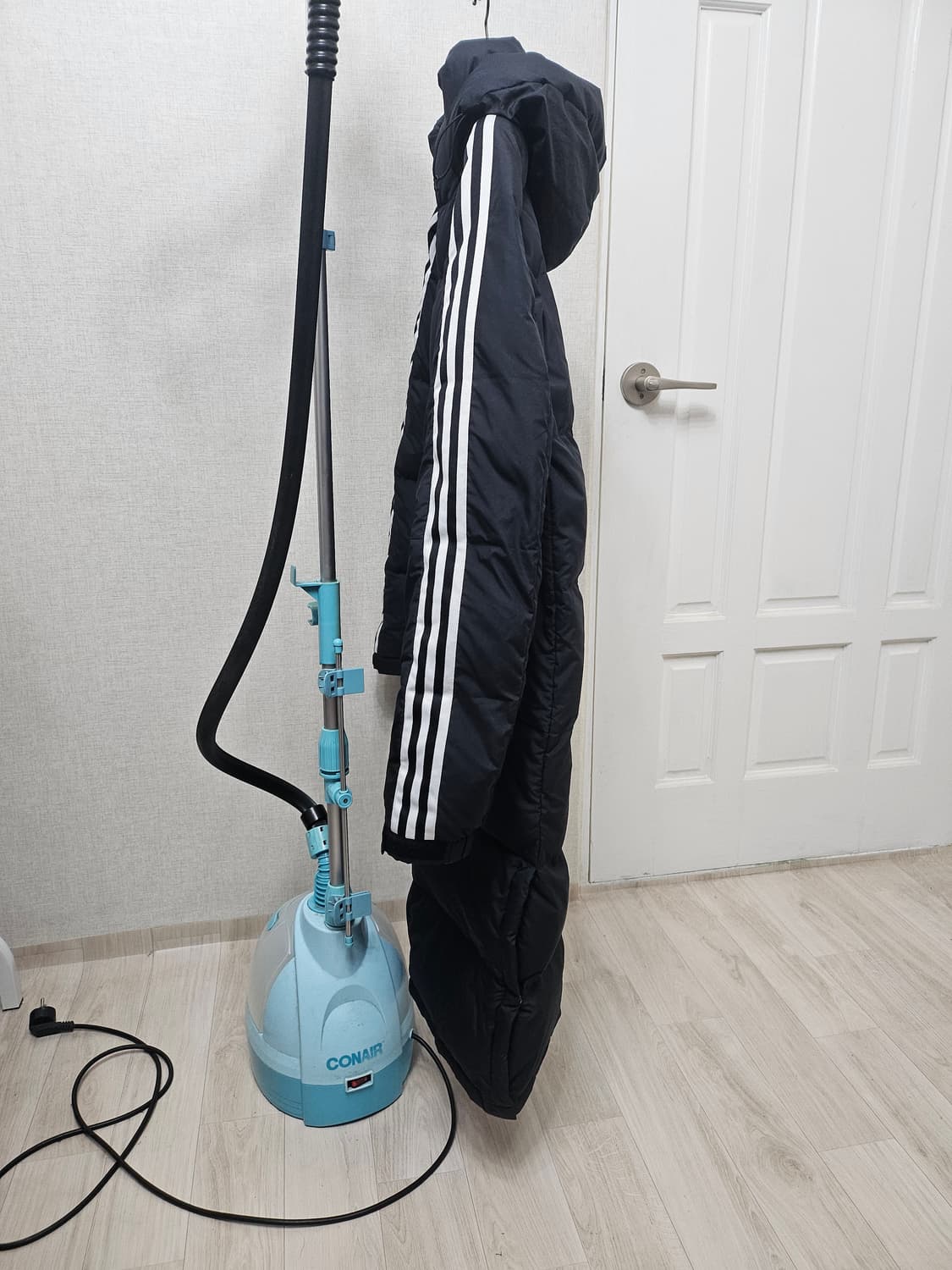 (105)XL ☆초대장급☆ 아디다스 3st [검흰] 덕다운롱패딩 상품이미지5