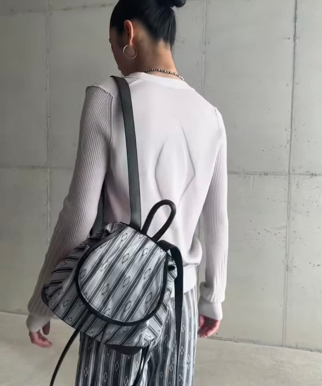 미스치프 V-NECK WOOL KNIT CARDIGAN-LIGHT PIN 상품이미지4