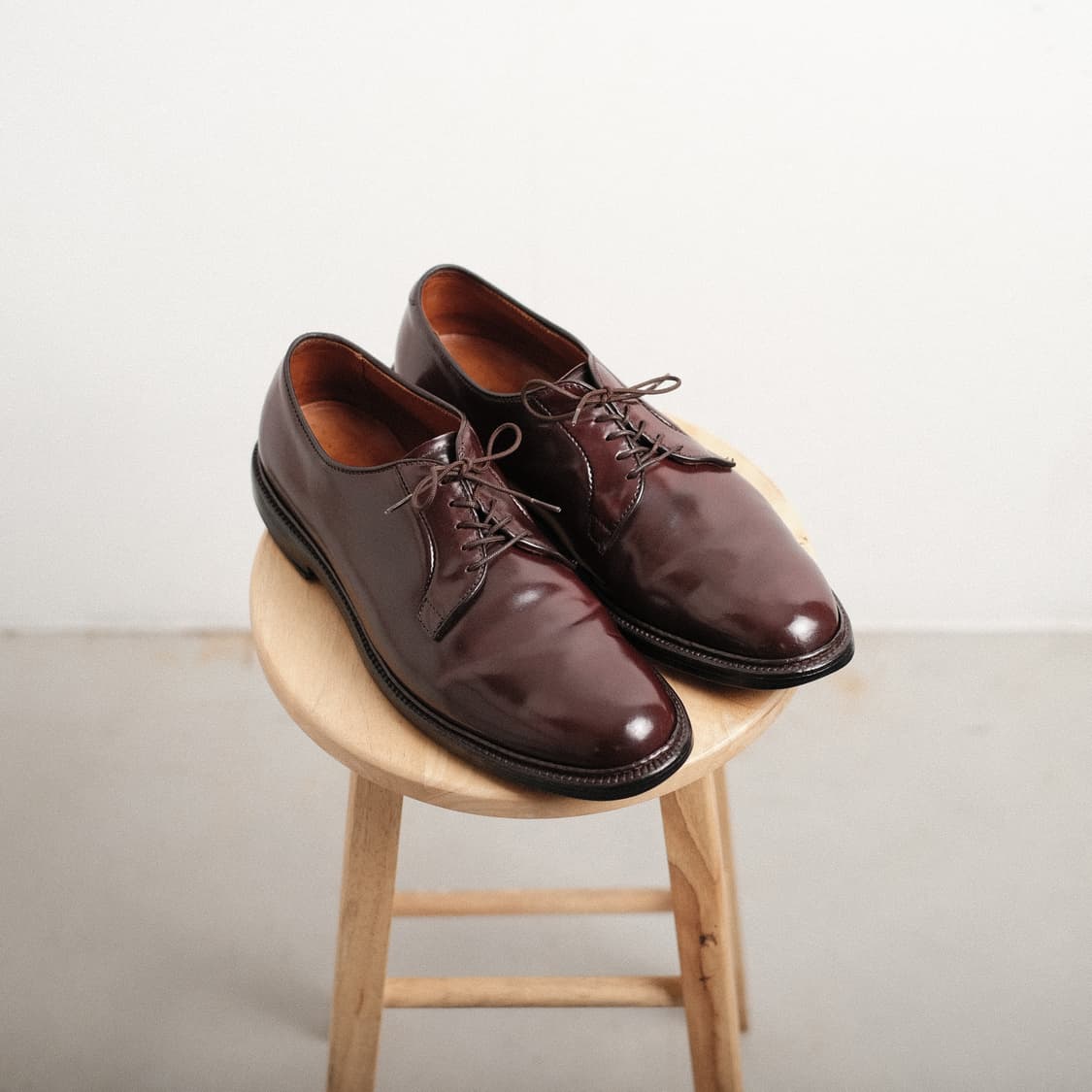 알든 990 10.5D(285-290)사이즈 버건디 코도반 플레인토 더비 상품이미지6