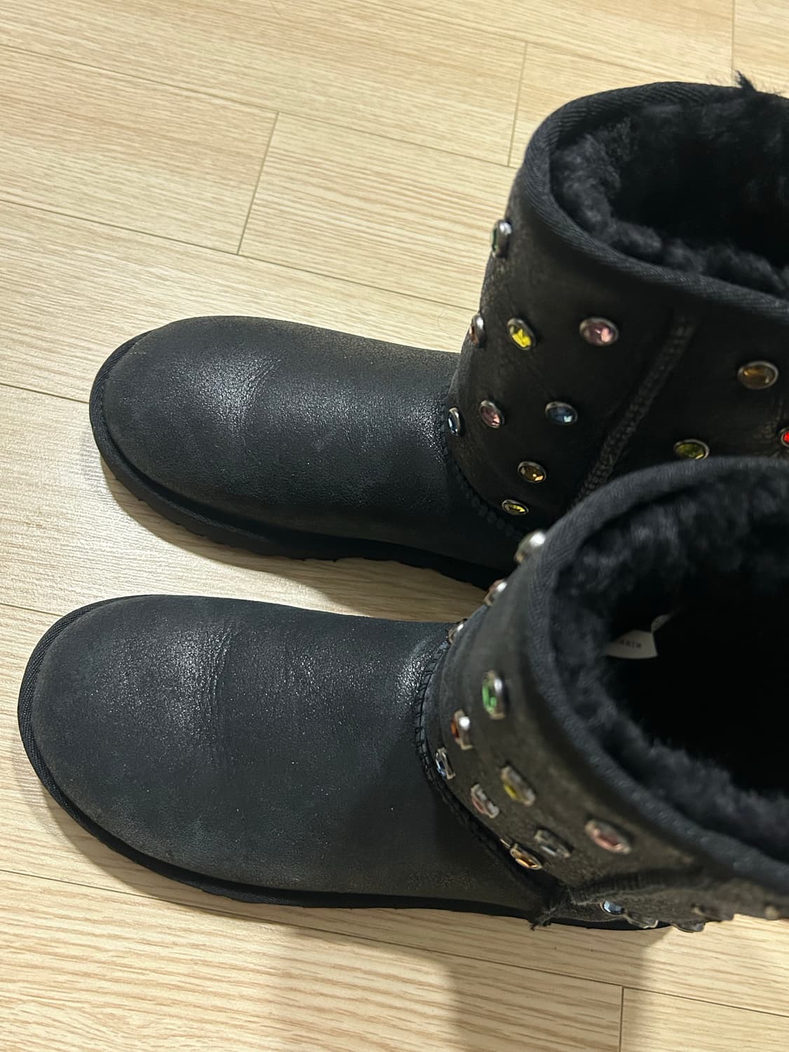 어그 x 갤러리 디파트먼트 클래식 쇼트 부츠 블랙 상품이미지5