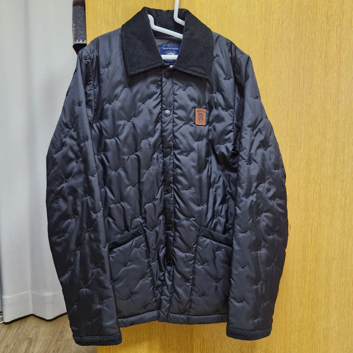 베이프 퀄팅 자켓 블랙 경량 패딩 상품이미지2