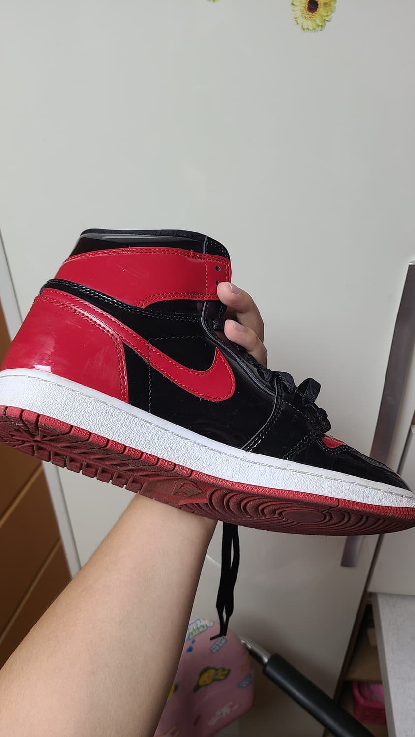 조던1 레트로 하이 OG 페이턴트 브레드 (사이즈280) 상품이미지3