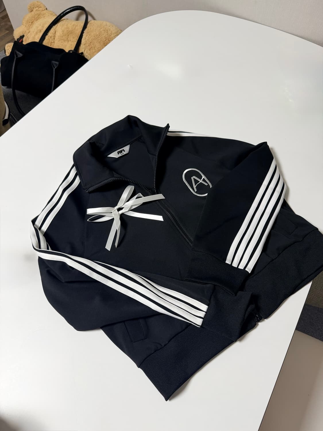 ARI seoul 크롭 리본 트랙탑 (원가10) 상품이미지4