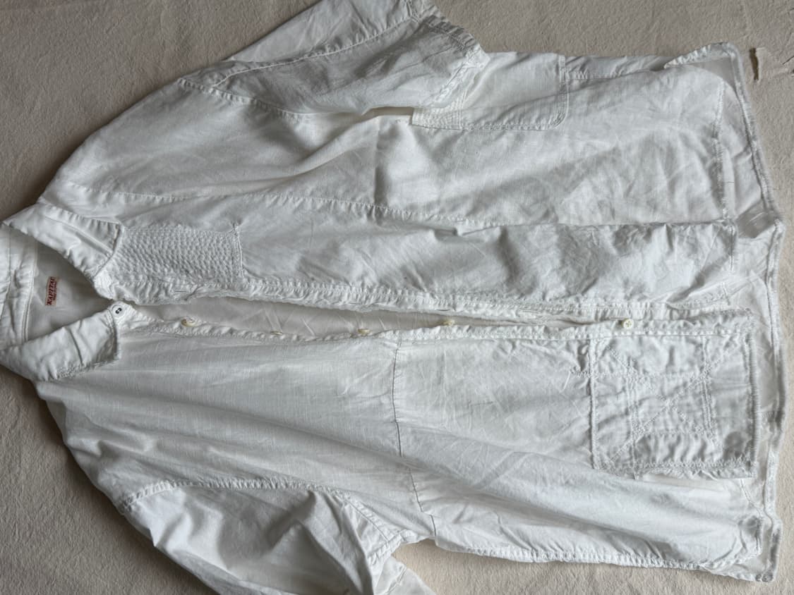 캐피탈 화이트 셔츠 판매합니다. 상품이미지3