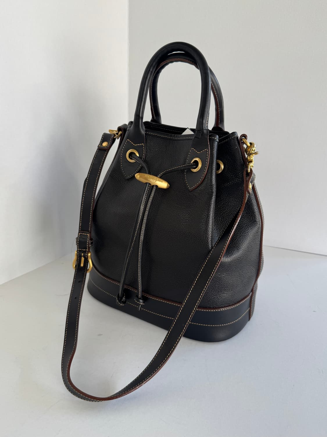 Marie Claire Paris Gold Logo Bucket Bag  상품이미지2