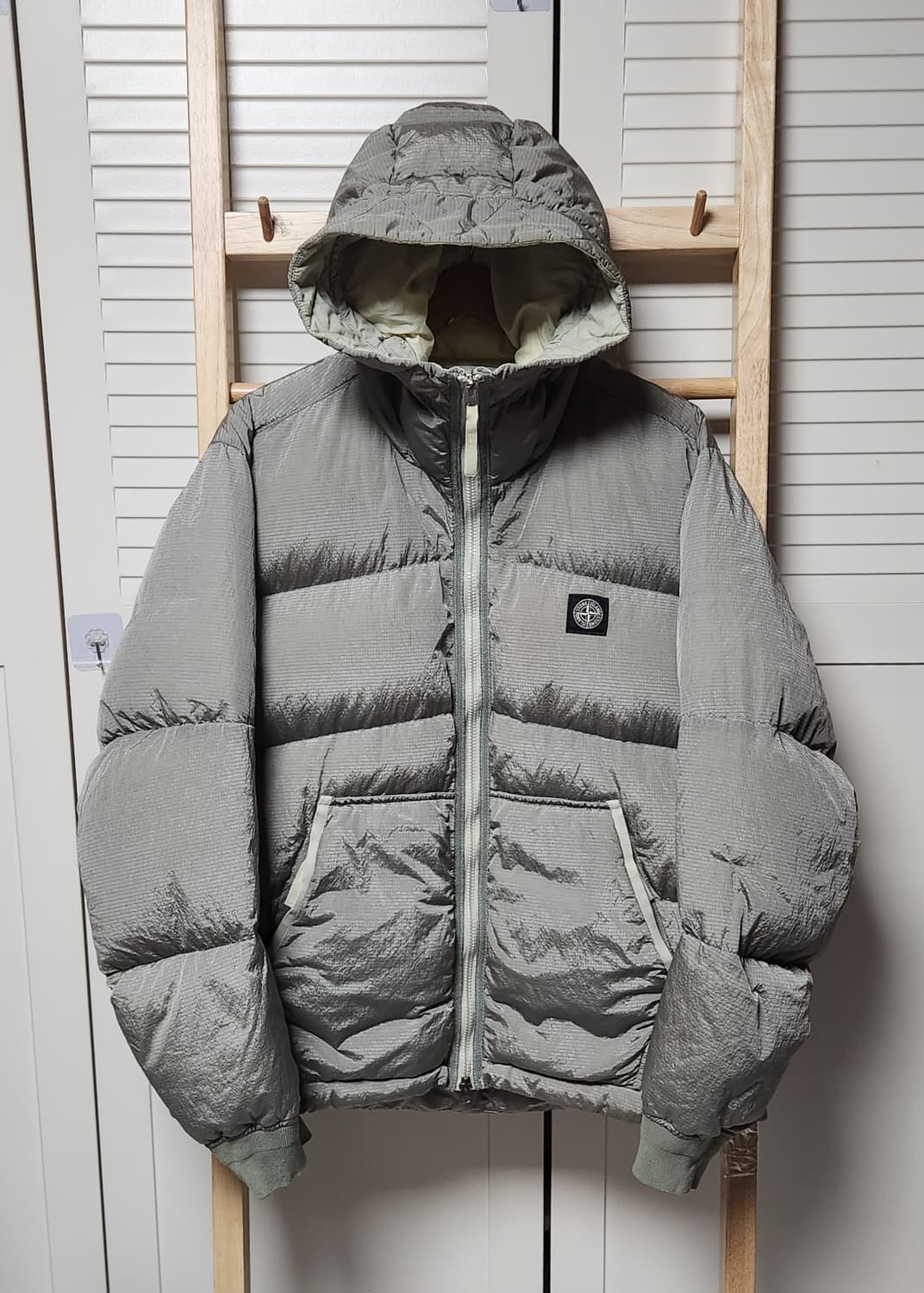 스톤아일랜드 나일론 메탈 그레이 패딩 자켓 상품이미지1