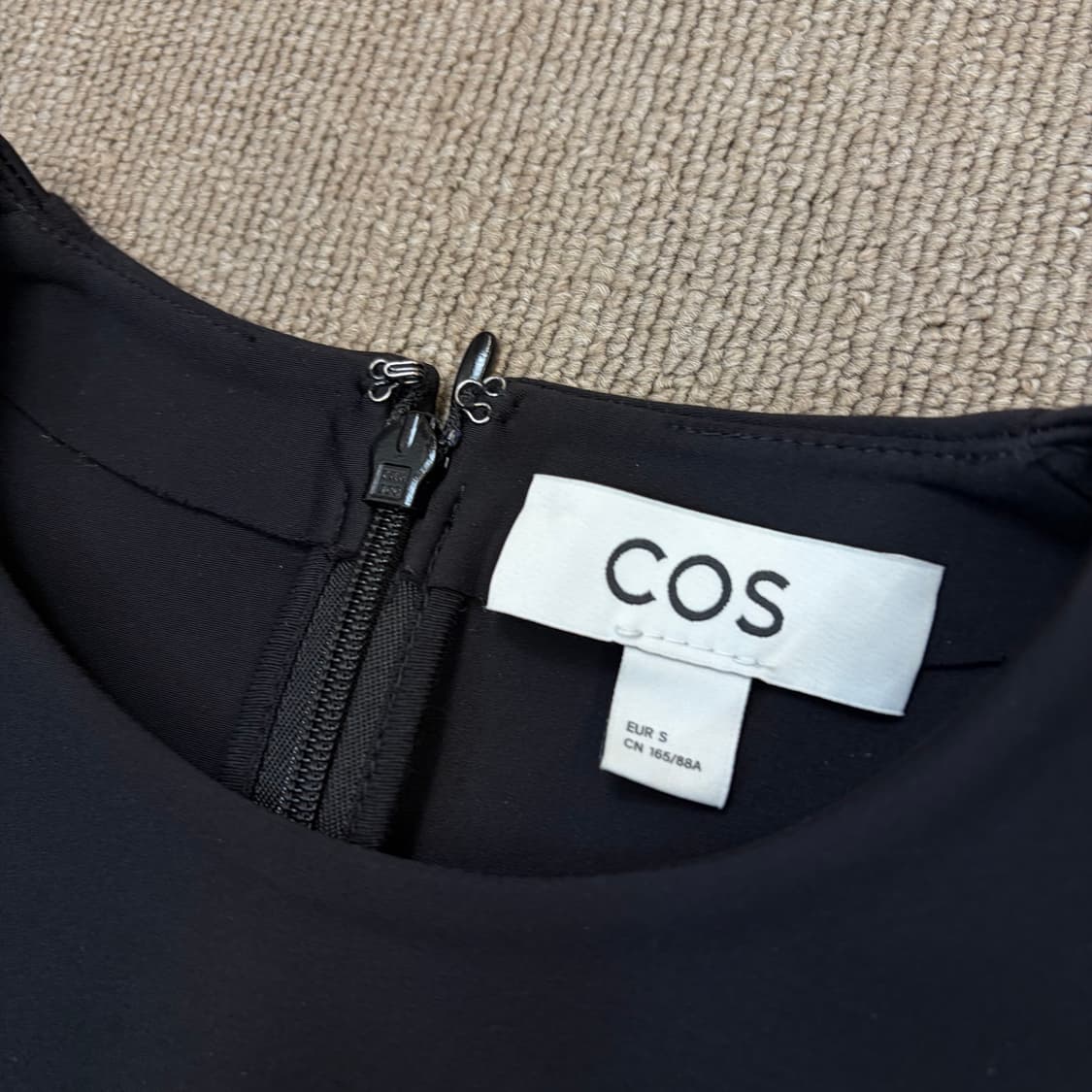 COS 코스 우먼스  스트럭쳐드 웨이스티드 탑 상품이미지2