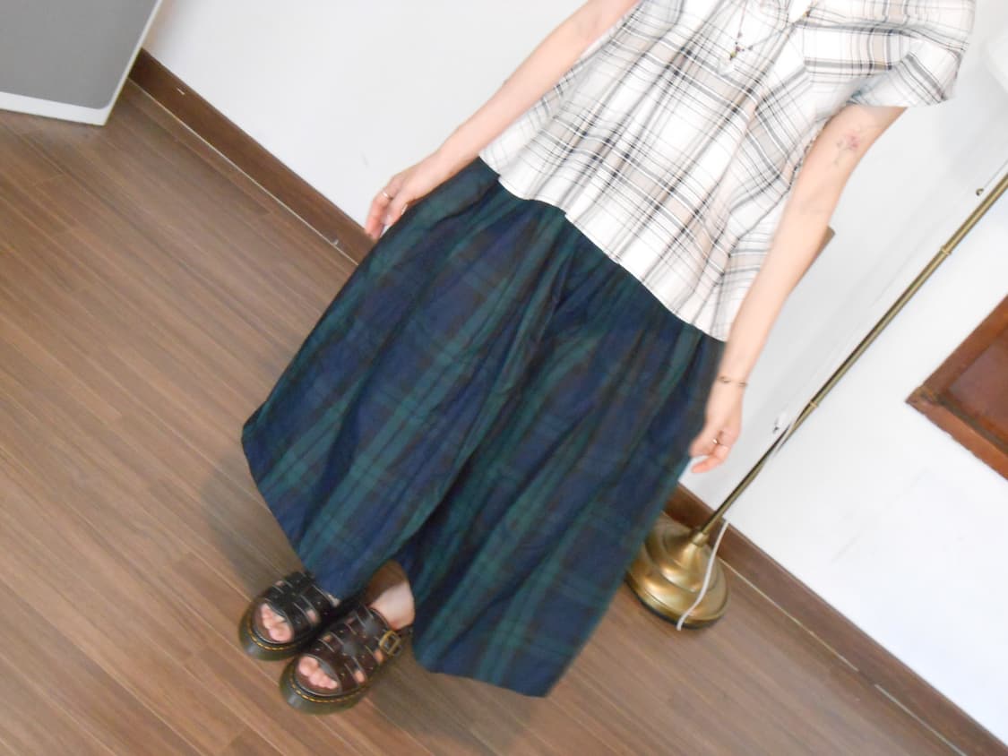 네이비 그린 체크 플레어 미디스커트 상품이미지1