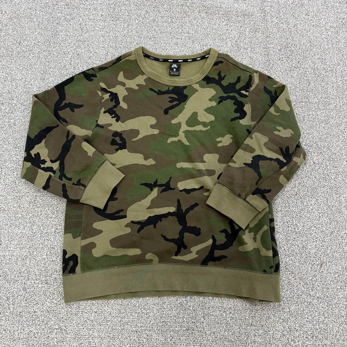 [XL] 나이키 SB 카모 맨투맨 0109T1 상품이미지1