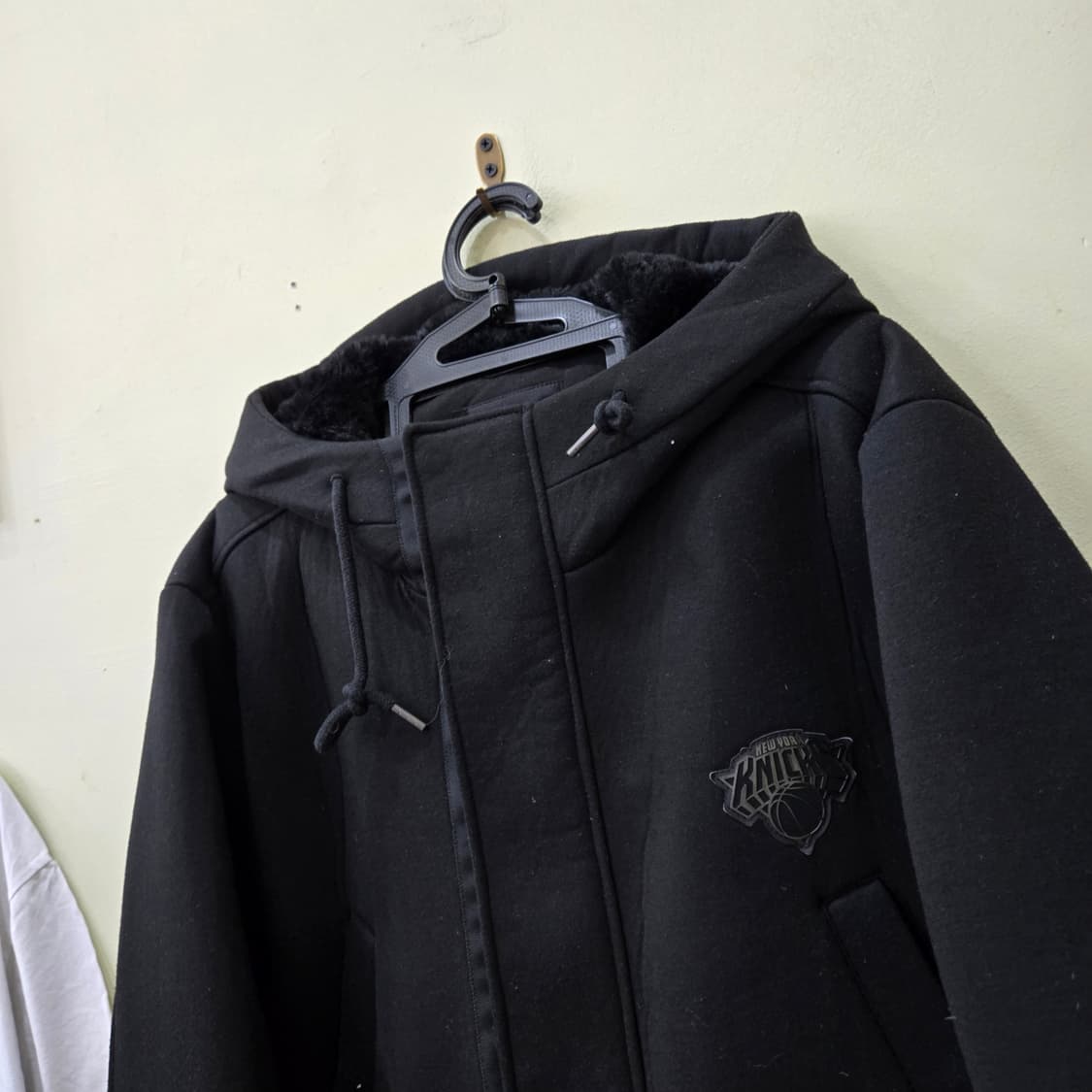 NBA 블랙 퍼 라이닝 후드 롱 자켓 상품이미지2