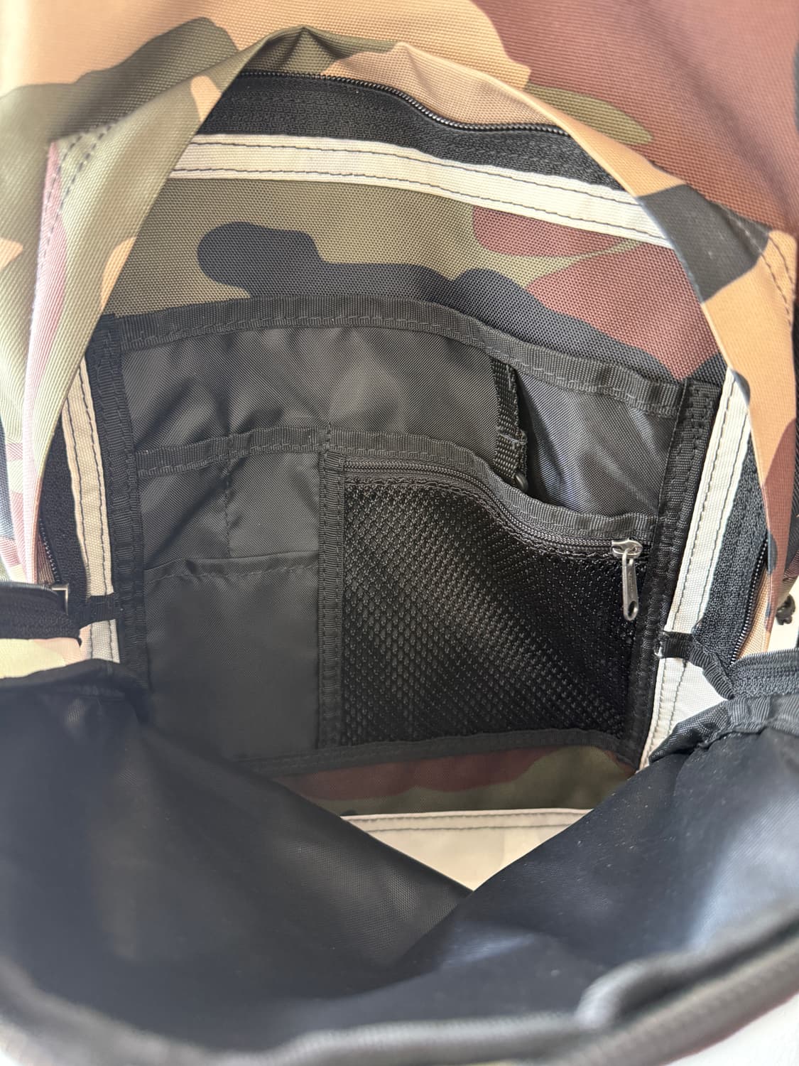 이스트팩 카모 백팩 os 상품이미지3