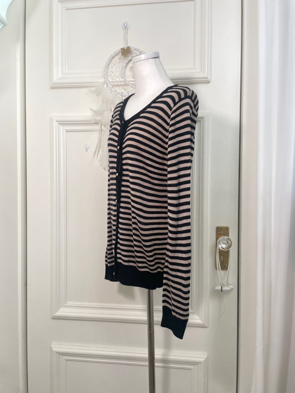 beige gray lace point pearl button cardi 상품이미지2