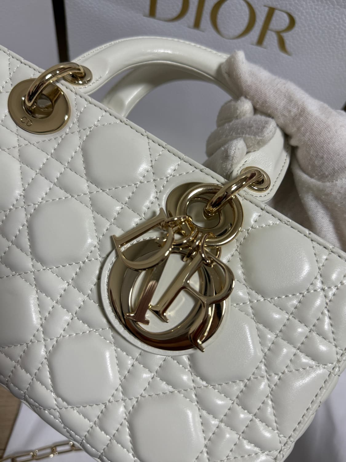 여왕공장 디올 디조이백 미디움 라떼컬러 새상품 상품이미지4