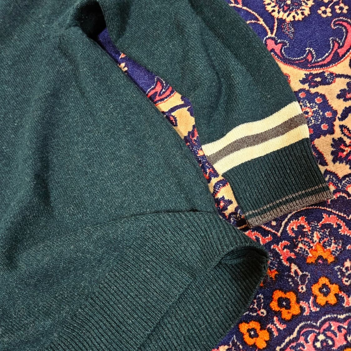 헤지스(Hazzys) Wool 100% 브이넥 니트 스웨터 상품이미지4