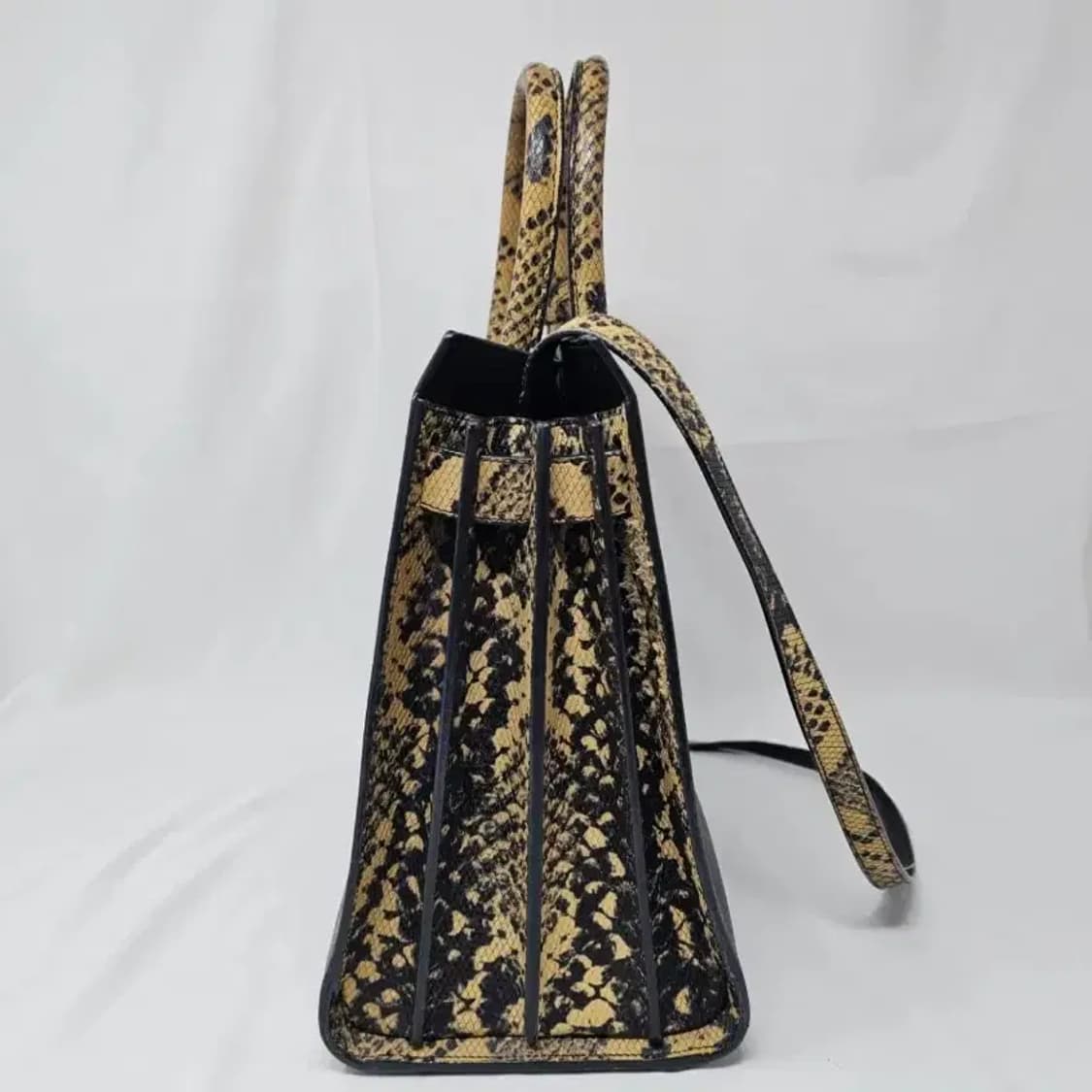 생로랑 세인트로랑 블랙 뱀피 핸드백 상품이미지5